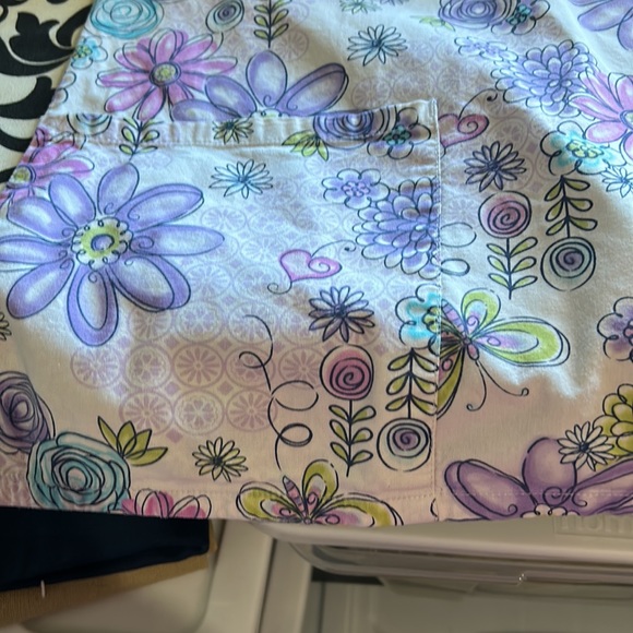 Scrub top - Picture 5 of 7